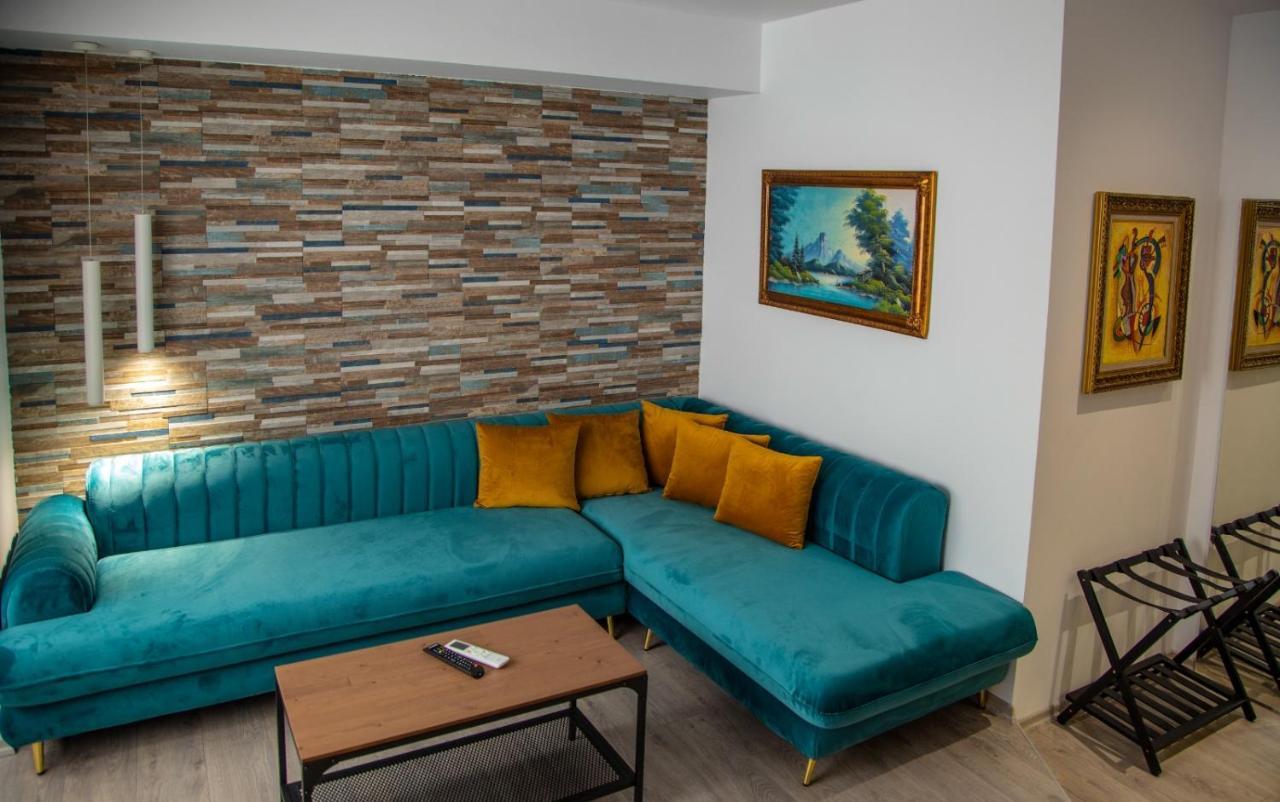 Lucas Central Premium Studios Tirana Exterior photo